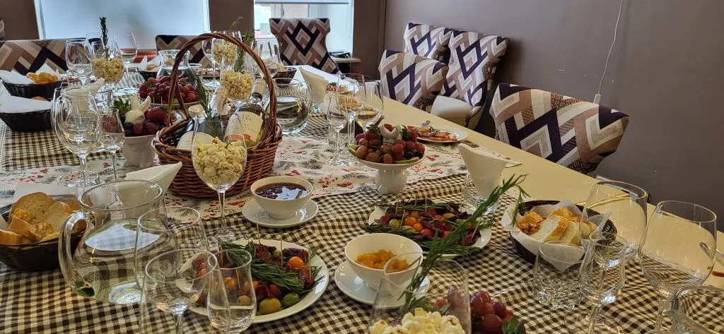 Дегустация и камамбер